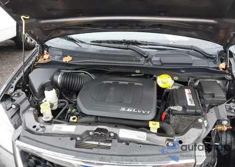 2015 Chrysler Town & Country Touring-L z USA, uszkodzony, nr VIN 2C4RC1CGXFR547479